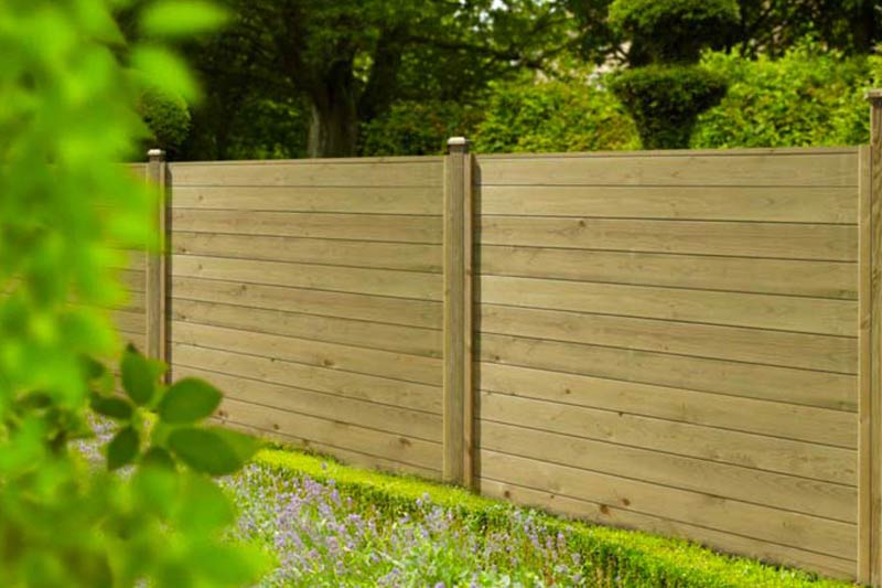 Pose de clôture - PROROMO TERRASSEMENT : Pose de clôture résidentielle : à poteaux et panneaux en bois, en pvc / aluminium, en grillage rigide ou en plaques de béton sur Romantin-Lanthenay dans le Loir-et Cher (41)