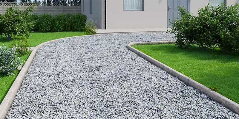 Aménagement extérieur PROROMO TERRASSEMENT sur Romantin-Lanthenay dans le Loir-et Cher 41 : Nous réalisons l’aménagement extérieur d’un chemin d’accès, d’une entrée, d’une allée de garage ou d’une cours en béton désactivé. Nous réalisons d’allée piétonne et voie d’accès aux véhicules en calcaire et en gravier stabilisé (gravillon ). Réalisation de cours, chemin d’accès …en bitume enrobé à chaud de couleur rouge ou noir. Intervention sur sur Romantin-Lanthenay et dans un rayon de 50km au alentours … dans le Loir-et Cher 41